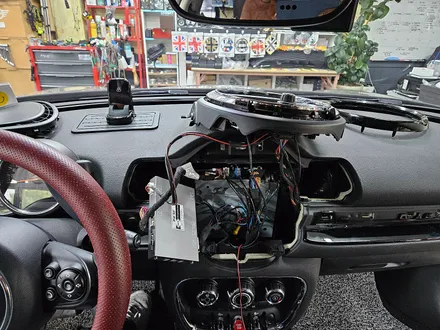 BMW 미니쿠퍼 F54 클럽맨 순정비부 모니터 노 시그널현상을 모두 말끔히 해결하여 스트레스에서 해방시켜 드렸습니다.~~~~^^ / 서울 도봉구