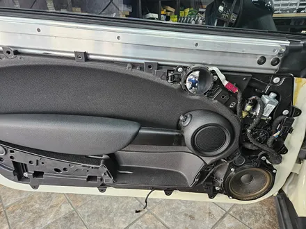 BMW 미니쿠퍼 R56 가져오신 포칼스피커 장착으로 오디오 사운드를 업그레이드 해드렸습니다.~~~^^ / 서울 도봉구