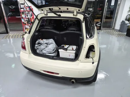 BMW 미니쿠퍼 R56 차량전체점검과 함께 엔진오일보충 고질병 브레이크등 경고등을 모두 말끔히 수리하여 스트레스에서 해방시켜 드렸습니다.ㅎㅎ / 서울 도봉구