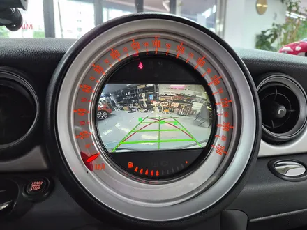 BMW 미니쿠퍼 R56 이상이 있는 후방카메라 영상을 모두 말끔히 해결하여 정상적으로 살려드렸습니다.~~~^^ / 서울 도봉구