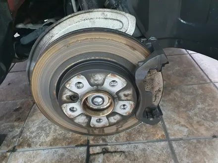 BMW 미니쿠퍼  3세대 F55 수명이 다한 소모품 브레이크 패드를 앞뒤 모두 신품으로 교환하여 차량에 컨디션을 회복시켜 드렸습니다.~~~^^ / 서울 도봉구