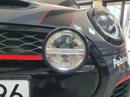 BMW 미니쿠퍼 F56 JCW 순정정품 LED 드라이빙램프 장착으로 간쥐민휘 만들어 드리고 R60 컨트리맨 후방전용 모니터 장착으로 안전하게 후진하실수 있습니다.~~~^^ / 서울 도봉구