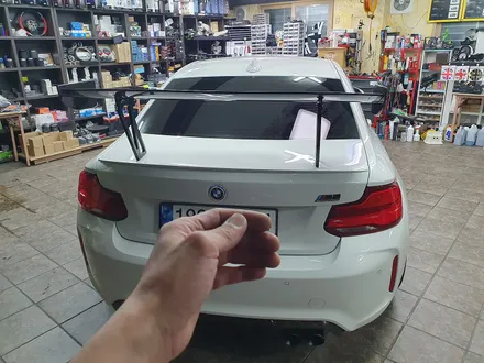 BMW M2 가져오신 카본 전용 스포일러를 장착하여 포스작렬 M 으로 만들어 드렸습니다.~~~^^ / 서울 도봉구