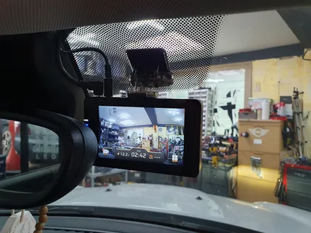 BMW 미니쿠퍼 F60 컨트리맨 고장난 순정 블랙박스를 모두 탈거하고 가성비 좋은 파인뷰 블랙박스 장착으로 안심하고 영상녹화를 하실수 있습니다.~~~^^ / 서울 도봉구