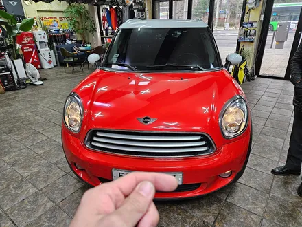 BMW 미니쿠퍼 R60 컨트리맨 수명이 다한 리모컨 배터리 교환과 함께 수신거리연장 LED라이트 소모품 디스크와 패드 AGM 배터리 엔진오일등 차량에 컨디션을 회복시켜 드렸습니다. / 서울 도봉구