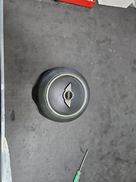 BMW 미니쿠퍼 F54 클럽맨 고질병 브레이크등 먹통현상과 클락션 먹통현상을 말끔히 수리하여 스트레스 에서 해방시켜 드렸습니다.~~~^^ / 서울 도봉구