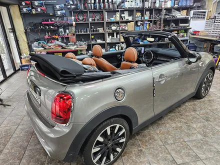 BMW 미니쿠퍼 F57 컨버터블 편의장치 오픈모듈 락폴딩 장착으로 기존 불편한 순정소프트탑 오픈을 편리하게 사용하실수 있습니다.~~~^^ / 서울 도봉구