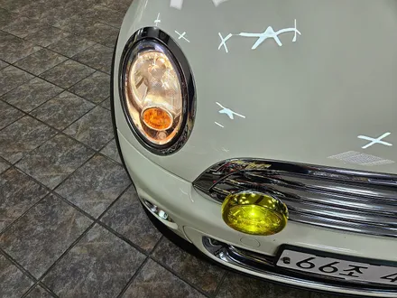 BMW 미니쿠퍼 R55 클럽맨 차주분이 가져오신 순정정품 LED 드라이빙램프 장착으로 차량에 스타일과 야간에 광량을 높혀드렸습니다.~~~^^ / 서울 도봉구
