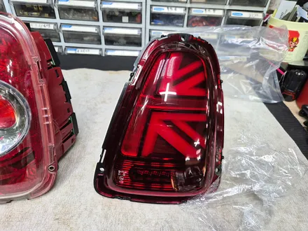 BMW 미니쿠퍼 R58 쿠페 주문하여 가져오신 미니전용 애프터 마켓 LED 데이라이트 라이트교환과 편의장치 락폴딩 유니언잭 테일램프 교환으로 차량에 스타일을 변신시켜 드리고 광명을 / 서울 도봉구