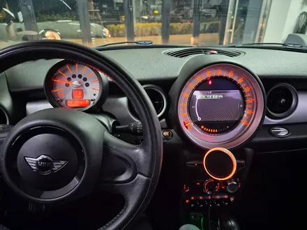 BMW 미니쿠퍼 R56 차량전체점검과 함께 엔진오일보충 고질병 브레이크등 경고등을 모두 말끔히 수리하여 스트레스에서 해방시켜 드렸습니다.ㅎㅎ / 서울 도봉구