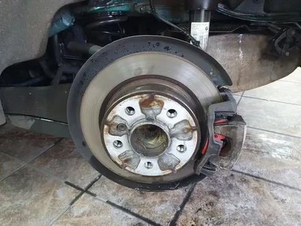BMW 미니쿠퍼 3.5 세대 F57 컨버터블 소모품 브레이크패드를 브렘보 패드로 교환하여 차량에 컨디션과 제동성능을 향상시켜 드렸습니다.~~~^^ / 서울 도봉구