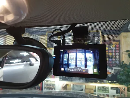 BMW 미니쿠퍼 F54 클럽맨 기존 순정블랙박스를 모두 제거하고 성능좋은 파인뷰 블랙박스로 교환하여 드렸습니다.~~~^^ / 서울 도봉구