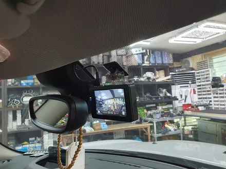 BMW 미니쿠퍼 F60 컨트리맨 고장난 순정 블랙박스를 모두 탈거하고 가성비 좋은 파인뷰 블랙박스 장착으로 안심하고 영상녹화를 하실수 있습니다.~~~^^ / 서울 도봉구