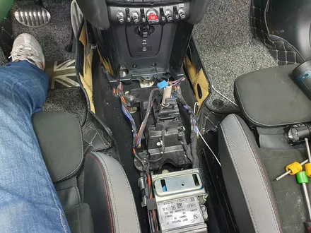 BMW 미니쿠퍼 3.5세대 F57 컨버터블 차주분이 요청하신 전자기어봉 포지션을 모두 수정하여 편리하게 조작하실수 있도록 올려드렸습니다.~~^^ / 서울 도봉구