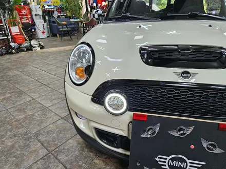 BMW 미니쿠퍼 R56 차주분이 가져오신 미니용 LED 드라이빙램프를 장착하여 차량에 스타일을 변신시켜 드렸습니다.~~~^^ / 서울 도봉구