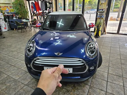 BMW 미니쿠퍼 F56 기본트림 주문하여 가져오신 미니용 사제 LED 라이트 교환으로 차량에 스타일을 변신시켜 드렸습니다.~~~^^ / 서울 도봉구