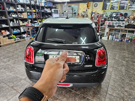 BMW 미니쿠퍼 F56 먹통된 클락션을 말끔히 수리하여드리고 F54 클럽맨 가져오신 블랙박스 장착과 수명이 다한 AGM 배터리를 교환하여 드렸습니다.~~~^^ / 서울 도봉구