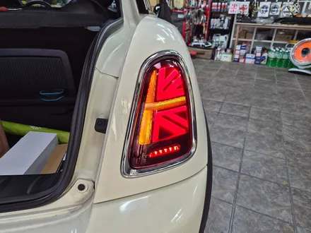 BMW 미니쿠퍼 R58 쿠페 주문하여 가져오신 미니전용 애프터 마켓 LED 데이라이트 라이트교환과 편의장치 락폴딩 유니언잭 테일램프 교환으로 차량에 스타일을 변신시켜 드리고 광명을 / 서울 도봉구