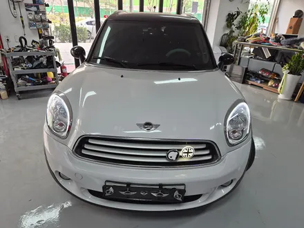 BMW 미니쿠퍼 R60 컨트리맨 산뜻하고 깜찍한 무빙 면발광 데이라이트 장착으로 차량에 스타일을 살려 드렸습니다.~~~^^ / 서울 도봉구