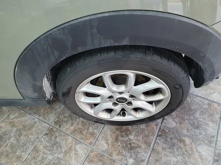 BMW 미니쿠퍼 3.5 세대 F56 수명이 다한 브레이크 패드를 제동력 성능좋은 브렘보 패드로 교환하여 차량에 컨디션을 회복시켜 드렸습니다.~~~^^ / 서울 도봉구