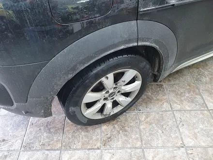 BMW 미니쿠퍼 F60 컨트리맨 수명이 다한 뒤 브래이크 패드를 신품으로 교환하여 컨디션을 회복시켜 드리고 고뱃지로 꾸며드렸습니다.~~~^^ / 서울 도봉구
