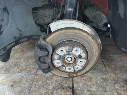 BMW 미니쿠퍼  3세대 F55 수명이 다한 소모품 브레이크 패드를 앞뒤 모두 신품으로 교환하여 차량에 컨디션을 회복시켜 드렸습니다.~~~^^ / 서울 도봉구