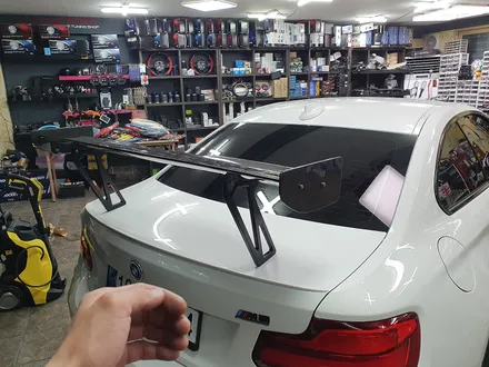 BMW M2 가져오신 카본 전용 스포일러를 장착하여 포스작렬 M 으로 만들어 드렸습니다.~~~^^ / 서울 도봉구