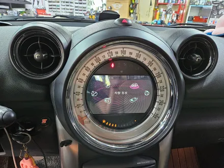 BMW 미니쿠퍼 R60 컨트리맨 순정 비주얼 부스터 모니터 먹통현상과 브레이크등이상 경고등을 FRM 인코딩으로 모두 살려드렸습니다.~~~^^ / 서울 도봉구