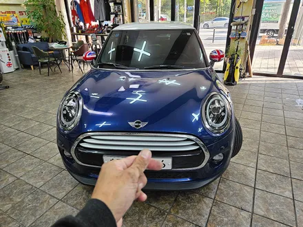 BMW 미니쿠퍼 F56 기본트림 주문하여 가져오신 미니용 사제 LED 라이트 교환으로 차량에 스타일을 변신시켜 드렸습니다.~~~^^ / 서울 도봉구