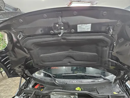 BMW 미니쿠퍼 R61 페이스맨 수명이다한 라이트를 오스람 벌브로 교체및 배터리 LED튜닝 리모컨배터리 본넷방음으로 차량에 불편함을 개선하여 드렸습니다.~~~^^ / 서울 도봉구