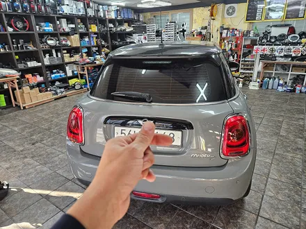 BMW 미니쿠퍼 F55 수명이 다한  AGM 메인 배터리를 신품으로 교환하여 차량에 컨디션을 회복시켜 드렸습니다.~~~^^ / 서울 도봉구