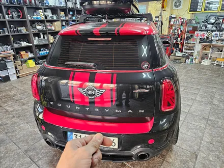 BMW 미니쿠퍼 R60 컨트리맨 편리한 무선충전기 장착과 함께 하이패스 장착으로 편리함을 더해드렸습니다.~~~^^ / 서울 도봉구