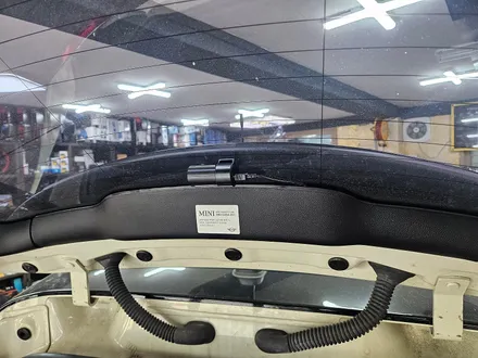 BMW 미니쿠퍼 F56 고장난 거치대와 순정블랙박스를 모두 탈거하고 가성비 좋은 블랙박스 장착으로 불안함을 해소시켜 드렸습니다. / 서울 도봉구
