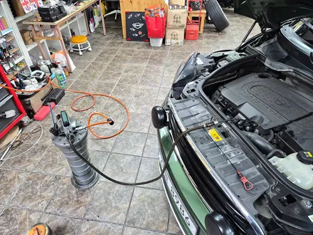 BMW 미니쿠퍼 R60 컨트리맨 소모품 엔진오일을 교환하여 차량에 컨디션을 회복시켜 드렸습니다.~~~^^ / 서울 도봉구