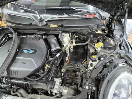 BMW 미니쿠퍼 F56 수명이 다한 AGM 메인 배터리를 신품으로 교환하여 차량에 전력 컨디션을 회복시켜 드렸습니다.~~~^^ / 서울 도봉구