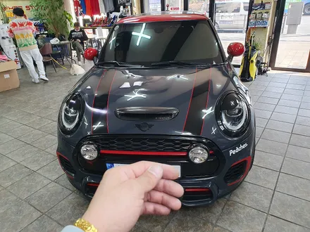 BMW 미니쿠퍼 F56 JCW 순정정품 LED 드라이빙램프 장착으로 간쥐민휘 만들어 드리고 R60 컨트리맨 후방전용 모니터 장착으로 안전하게 후진하실수 있습니다.~~~^^ / 서울 도봉구