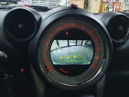 BMW 미니쿠퍼 R60 컨트리맨 순정 비부모니터 적화현상을 해결해드리고 후방카메라를 정상적으로 살려드렸습니다.~~~^^ / 서울 도봉구