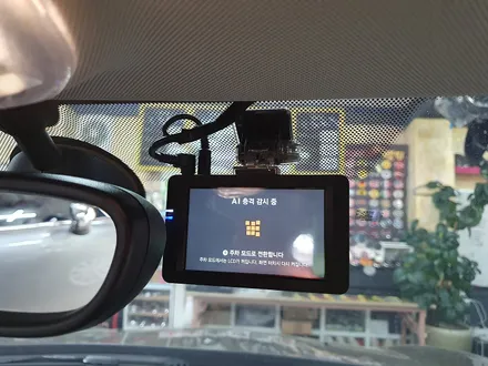 BMW 미니쿠퍼 F54 클럽맨 기존 순정블랙박스를 모두 제거하고 성능좋은 파인뷰 블랙박스로 교환하여 드렸습니다.~~~^^ / 서울 도봉구