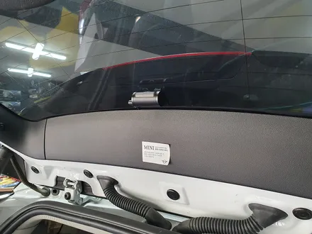 BMW 미니쿠퍼 F60 컨트리맨 고장난 순정 블랙박스를 모두 탈거하고 가성비 좋은 파인뷰 블랙박스 장착으로 안심하고 영상녹화를 하실수 있습니다.~~~^^ / 서울 도봉구