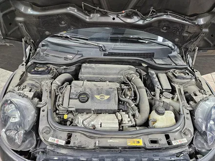 BMW 미니쿠퍼 2세대 R56 하마터면 큰일나셨을뻔한... 배터리 황산가스 누출로부터 탈출시켜 드렸습니다.~~~^^ / 서울 도봉구