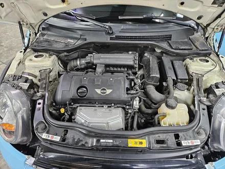 BMW 미니쿠퍼 2세대 R56 칙칙한 황구 누렁이 전구를 고휘도 LED 벌브로 교환하여 차량에 스타일을 살리고 수명이 다한 배터리를 AGM 배터리로 교환하여 차량에 컨디션을 회복~ / 서울 도봉구