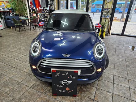 BMW 미니쿠퍼 F56 기본트림 주문하여 가져오신 미니용 사제 LED 라이트 교환으로 차량에 스타일을 변신시켜 드렸습니다.~~~^^ / 서울 도봉구