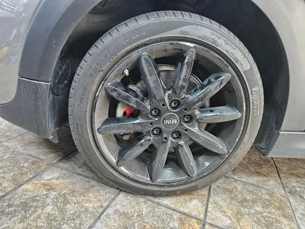 BMW 미니쿠퍼 F57 컨버터블 브렘보 쎄라믹 브레이크 패드 교환으로 제동력을 업그레이드 시켜 드렸습니다.~~~^^ / 서울 도봉구