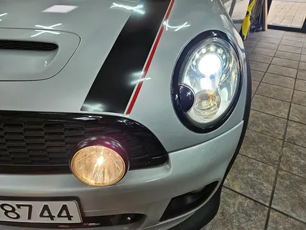 BMW 미니쿠퍼 2세대 R56 가져오신 순정정품 드라이빙램프 장착으로 차량에 스타일을 변신시켜 드렸습니다.~~~^^ / 서울 도봉구