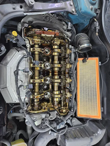 BMW 미니쿠퍼 2세대 R56 엔진오일 누유로 인한 헤드커버 앗세이 교환과 각종 소모품을 교환하여 차량에 컨디션을 회복시켜 드렸습니다.~~~^^ / 서울 도봉구