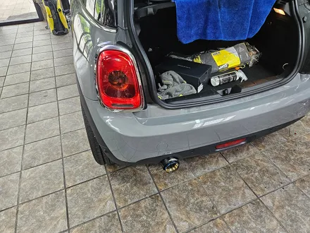 BMW  미니쿠퍼 F56 주차중 파손된 뒤 범퍼와 테일램프등 모두 신품으로 말끔히 수리하여 스트레스에서 해방시켜 드렸습니다.~~~^^ / 서울 도봉구