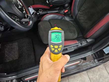 BMW 미니쿠퍼 F56 JCW 겨울철 필수기능 순정 열선시트 기능을 수리하여 엉따 등따를 살려드렸습니다.~~~~^^ / 서울 도봉구