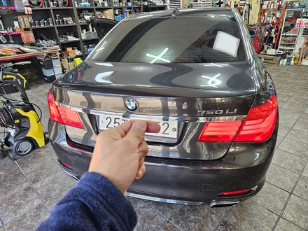 BMW 7시리즈 점등된 경고등을 모두 해결해드리고 데이라이트를 화이트 벌브로 교환하여 스타일을 살려드렸습니다.~~~^^ / 서울 도봉구