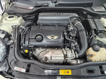 BMW 미니쿠퍼 R55 클럽맨 엔진오일 누유현상을 헤드커버 교환으로 잡아드렸습니다.~~~^^ / 서울 도봉구