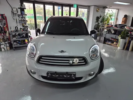 BMW 미니쿠퍼 R60 컨트리맨 산뜻하고 깜찍한 무빙 면발광 데이라이트 장착으로 차량에 스타일을 살려 드렸습니다.~~~^^ / 서울 도봉구